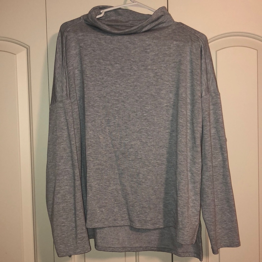 Joy Lab Gray Mock Neck Athletic Top